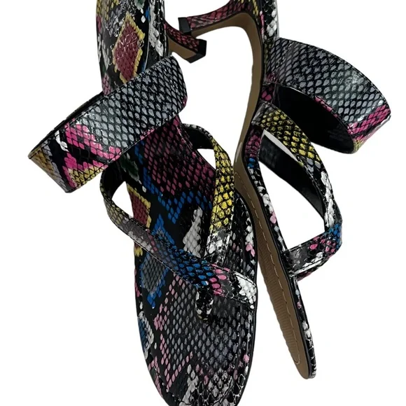 Vince Camuto Leather Sandals Low Heels Multi NWOT SB11 - Picture 6 of 7